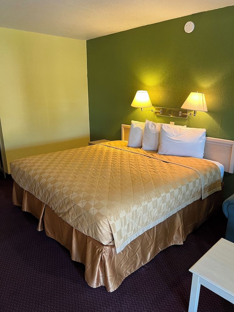 Antler's Inn Standard Room, 1 King Bed, Non Smoking 5