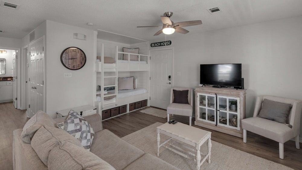 Rollin Tide Villas Condo, Multiple Beds, Patio, Pool View (Rollin Tide C4) 8