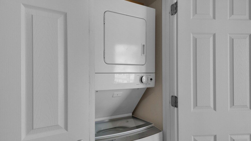 Rollin Tide Villas Condo, 1 Queen Bed with Sofa bed, Balcony, Pool View (Rollin Tide C8) 10