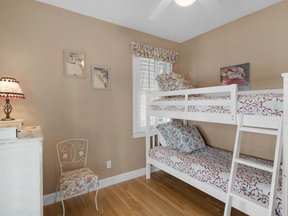 House, Multiple Beds, Patio, Garden View (Mon Petit Chateau)