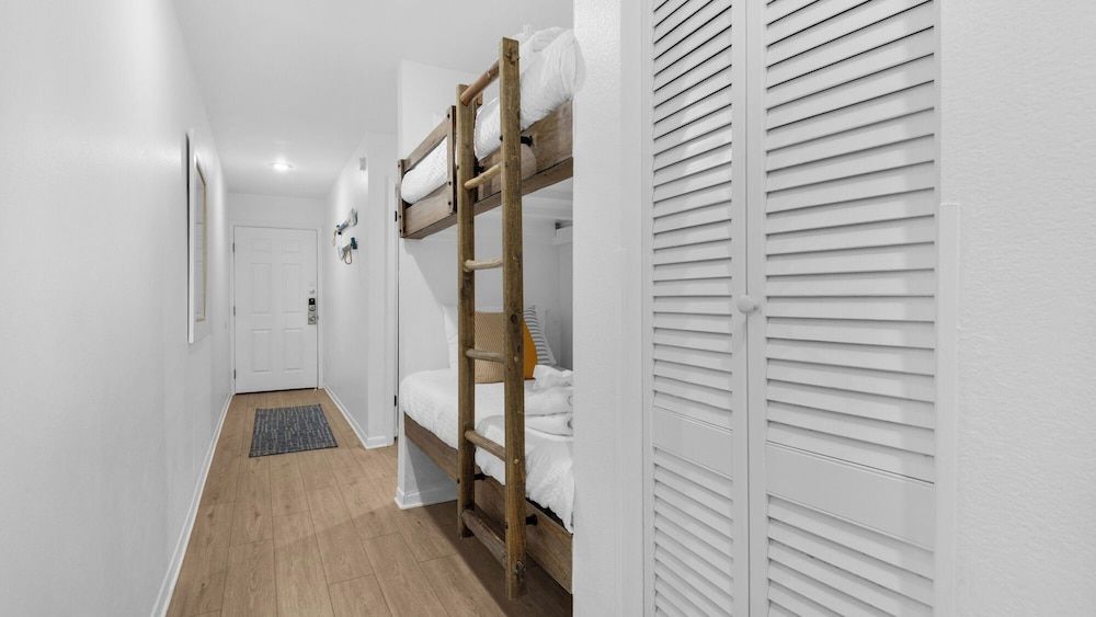 Beachside Condominiums Condo, Multiple Beds, Patio, Partial Ocean View (Beachside Condo 13) 14