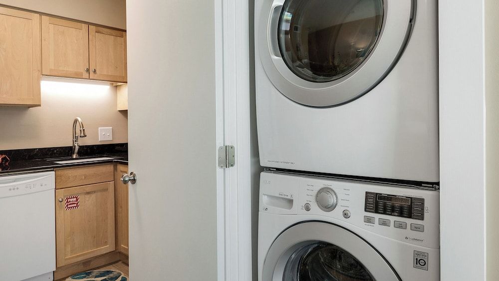 Beachside Condominiums Condo, Multiple Beds, Patio, Partial Ocean View (Beachside Condo 14) 7