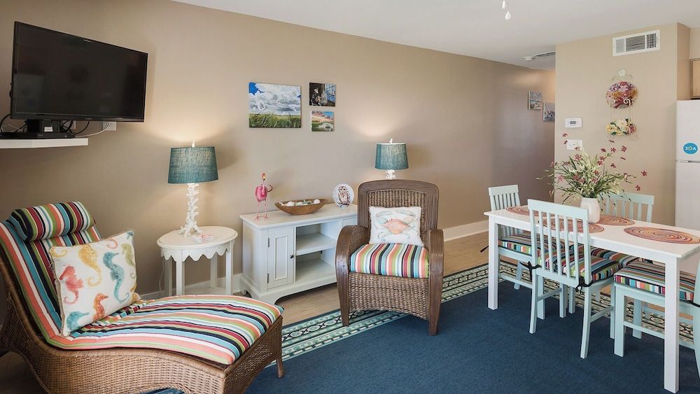 Beachside Condominiums Condo, Multiple Beds, Patio, Partial Ocean View (Beachside Condo 14) 9