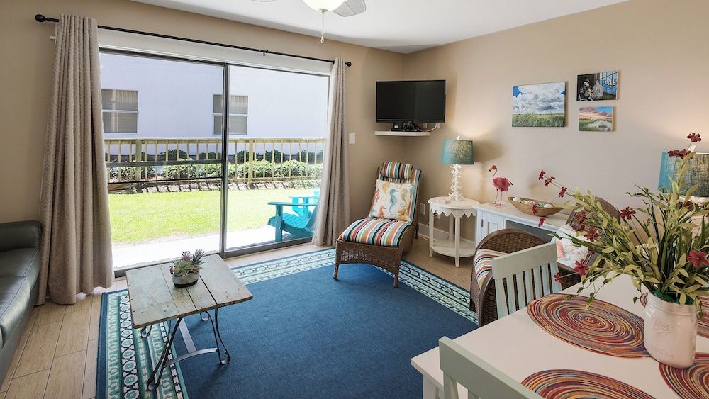 Beachside Condominiums Condo, Multiple Beds, Patio, Partial Ocean View (Beachside Condo 14) 10