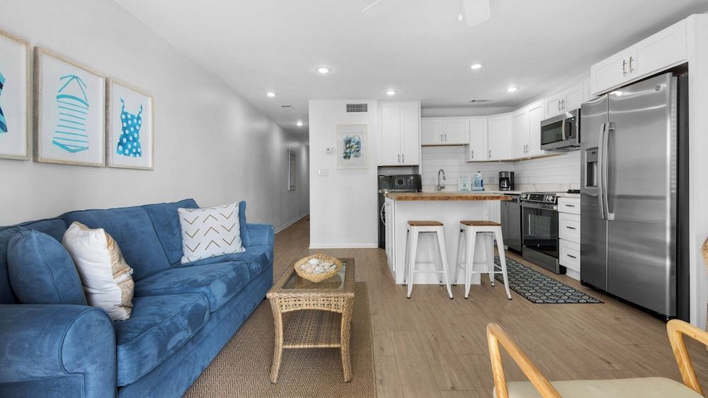 Beachside Condominiums Condo, Multiple Beds, Patio, Partial Ocean View (Beachside Condo 13) 13