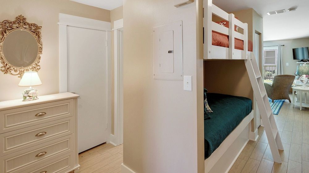 Beachside Condominiums Condo, Multiple Beds, Patio, Partial Ocean View (Beachside Condo 14) 2