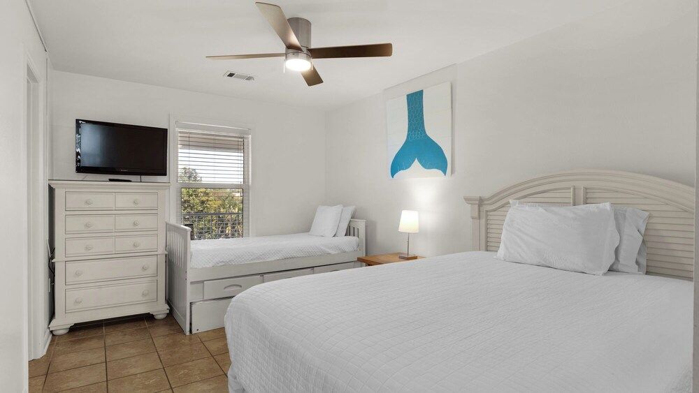 Beachside Villas - Steps From the Gulf, Gulf Views, 2 Pools - Sleeps 8 Condo, Multiple Beds, Balcony, Garden View (Beachside Villas 132) 2