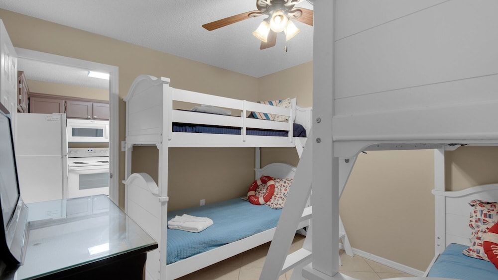 Beachside Villas - Steps From the Gulf, Gulf Views, 2 Pools - Sleeps 8 Condo, Multiple Beds, Patio, Garden View (Beachside Villas 733) 5