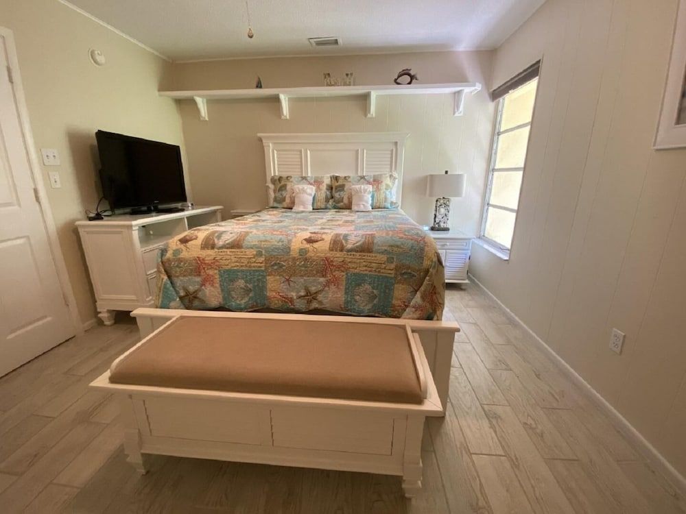 Condo, 1 Queen Bed (11E)