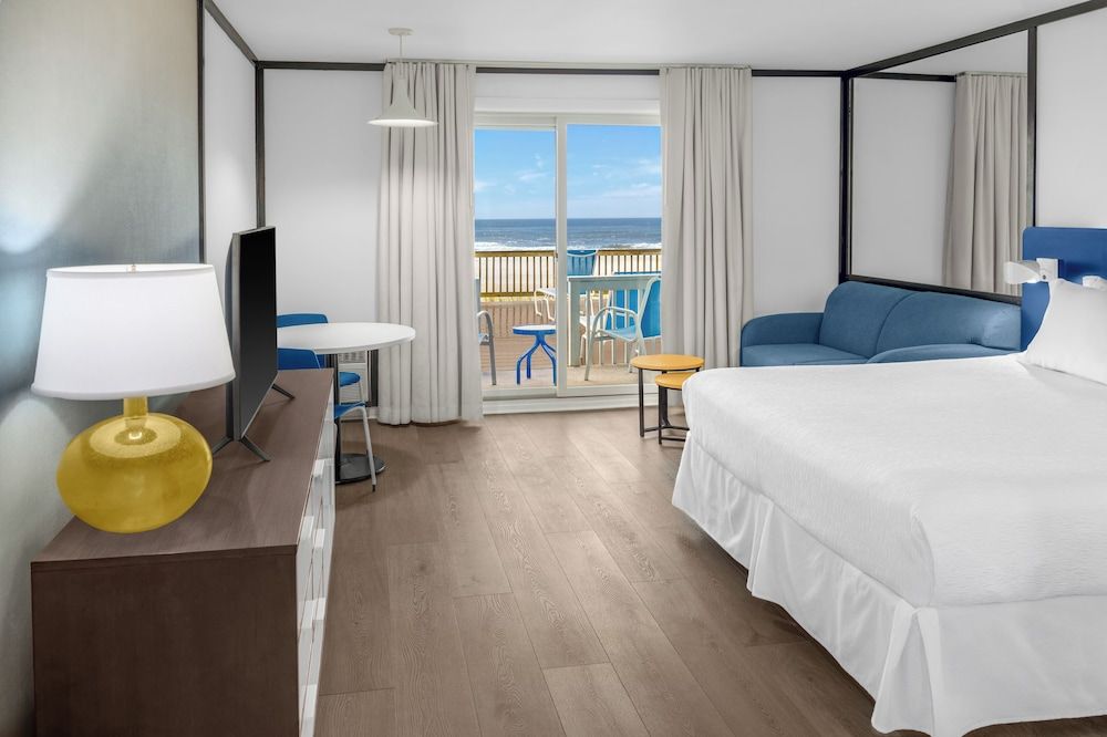 Premium Queen Ocean Front