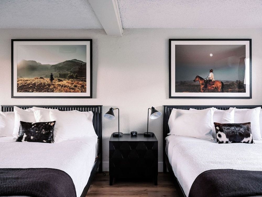 Western Lodge Classic Room