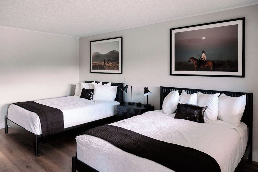 Western Lodge Classic Room 4