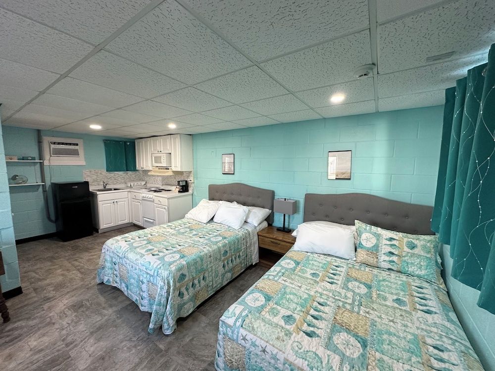 Double Queen Room with Kitchenette