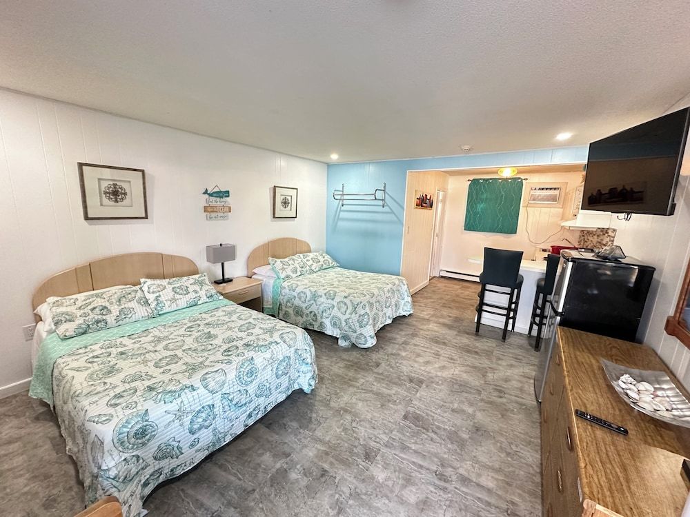 Queen Room with Kitchenette