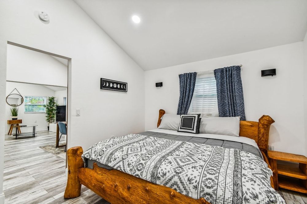 House (1 Bedroom)