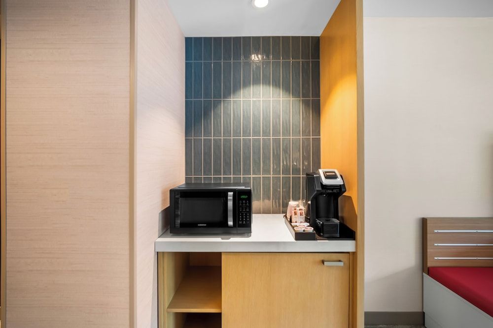 Hilton Garden Inn North Conway Room, 1 King Bed, Accessible, Bathtub (Mobility, Hearing) 6