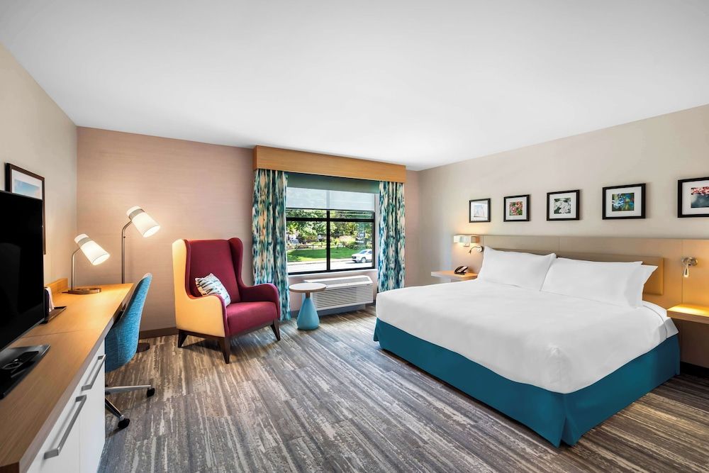 Hilton Garden Inn North Conway Room, 1 King Bed, Accessible, Bathtub (Mobility, Hearing) 3