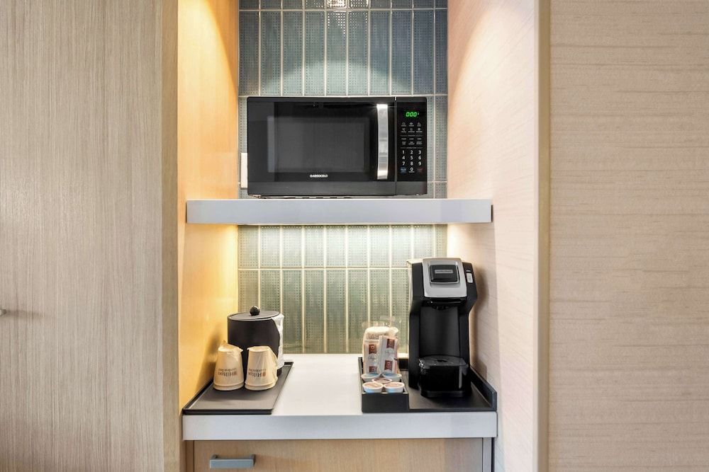 Hilton Garden Inn North Conway Room, 1 King Bed, Accessible, Bathtub 4