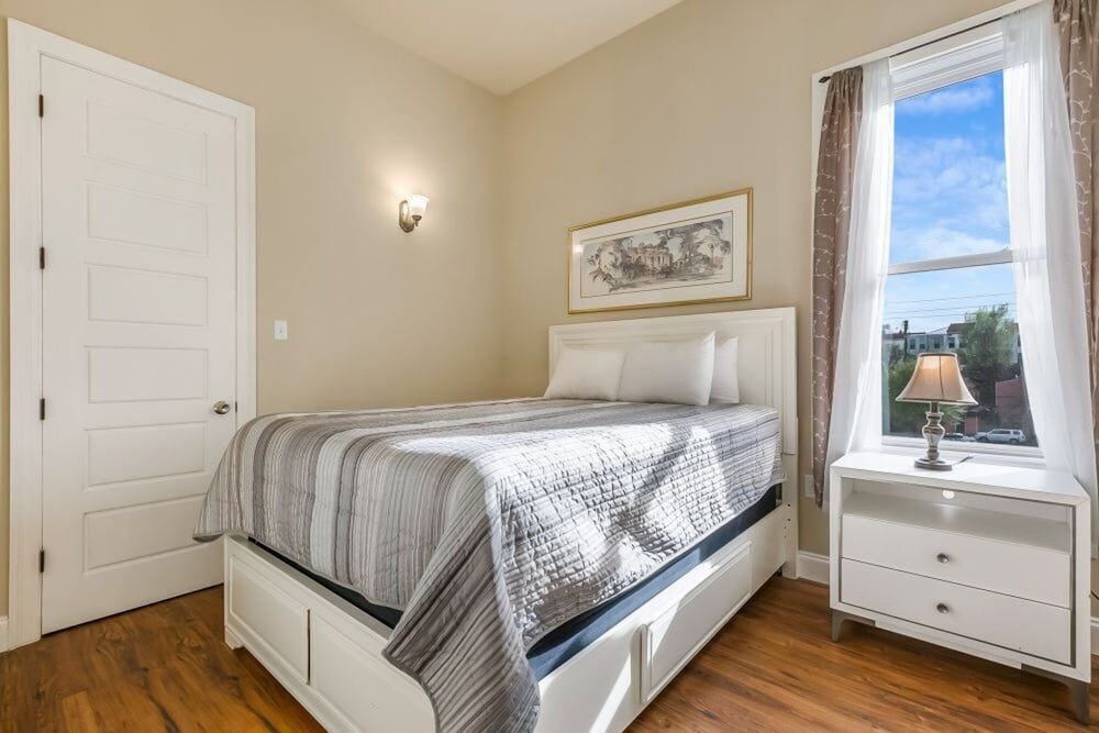 Premium Condo, 5 Bedrooms, Balcony, City View