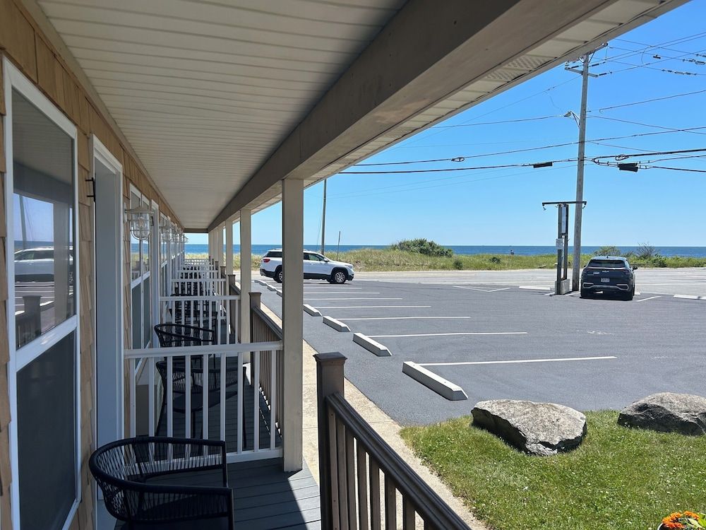 The Anchor Motel Room, 2 Double Beds, Ocean View 3