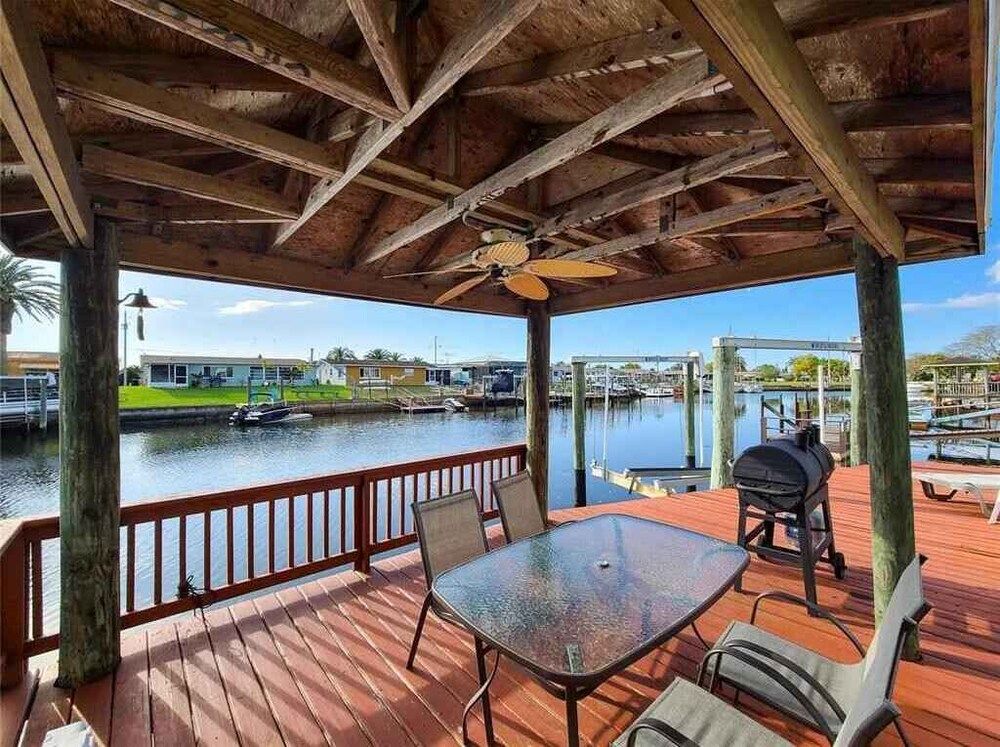 Comfort Duplex, 2 Bedrooms, Lakeside