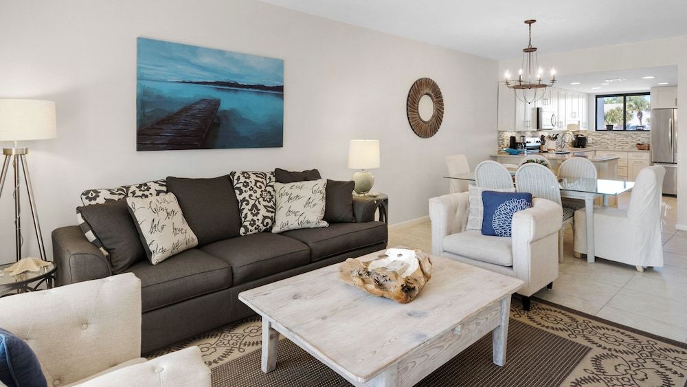 Emerald Hill Townhome, Multiple Beds, Patio, Ocean View (Emerald Hill 36) 7