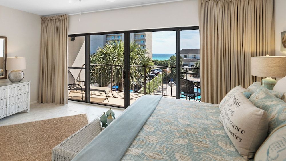 Emerald Hill Townhome, Multiple Beds, Patio, Ocean View (Emerald Hill 36) 13