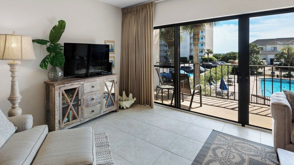 Emerald Hill Townhome, Multiple Beds, Patio, Ocean View (Emerald Hill 36) 15