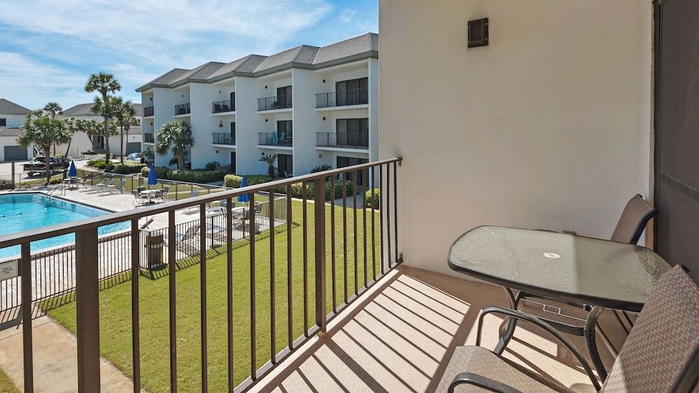 Emerald Hill Townhome, Multiple Beds, Patio, Ocean View (Emerald Hill 36) 8