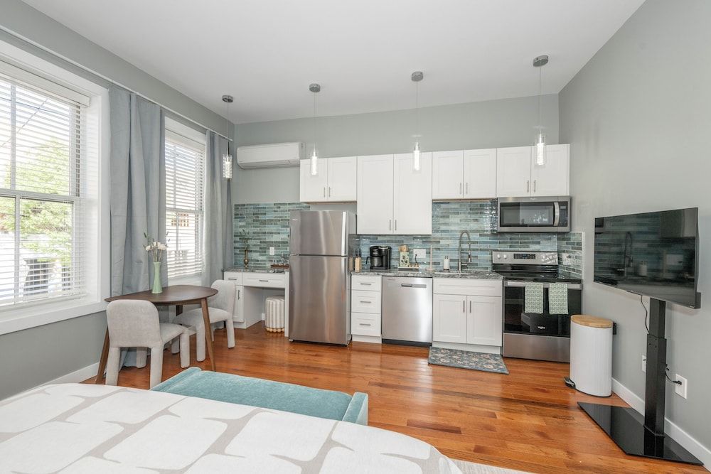 Findlay Market Suite 2