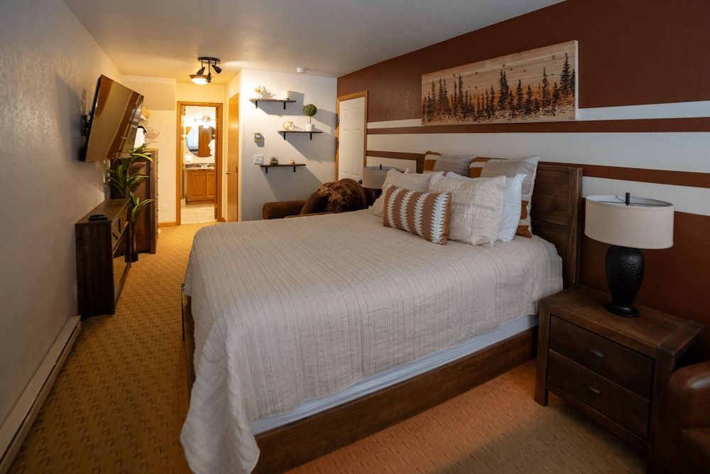 Condo, Multiple Beds, Fireplace, Mountain View (A17)