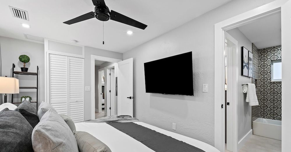 Studio (Multiple Bedrooms)