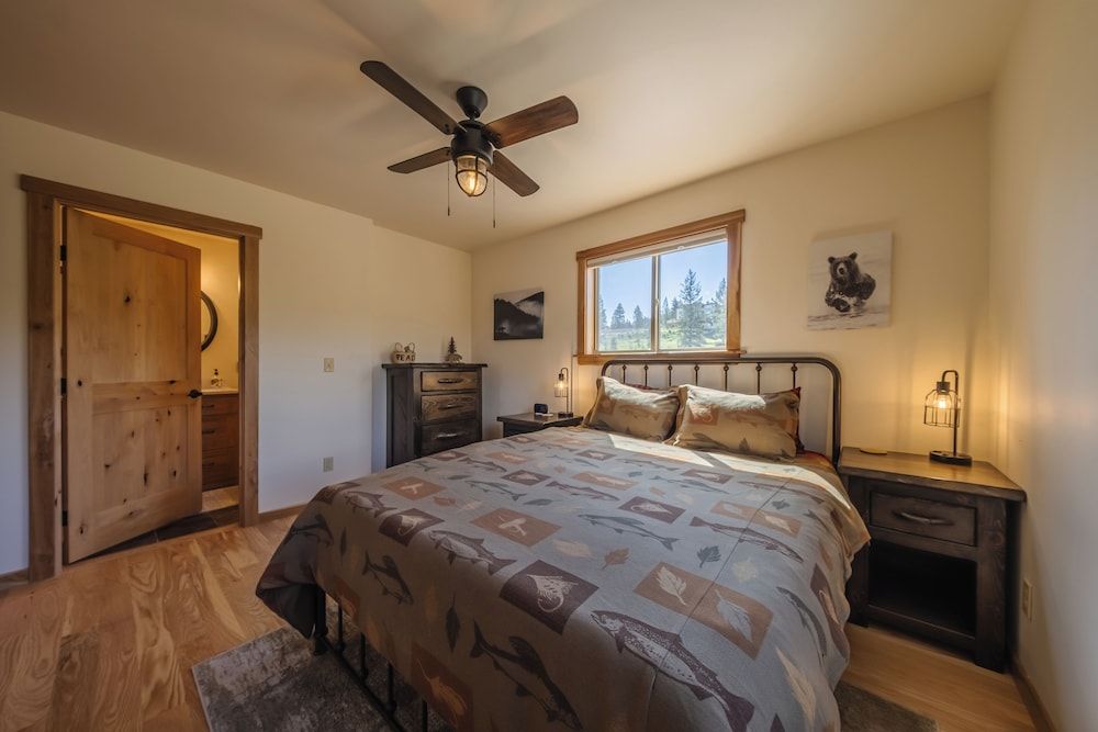 House, Multiple Beds, Kitchen, Mountain View