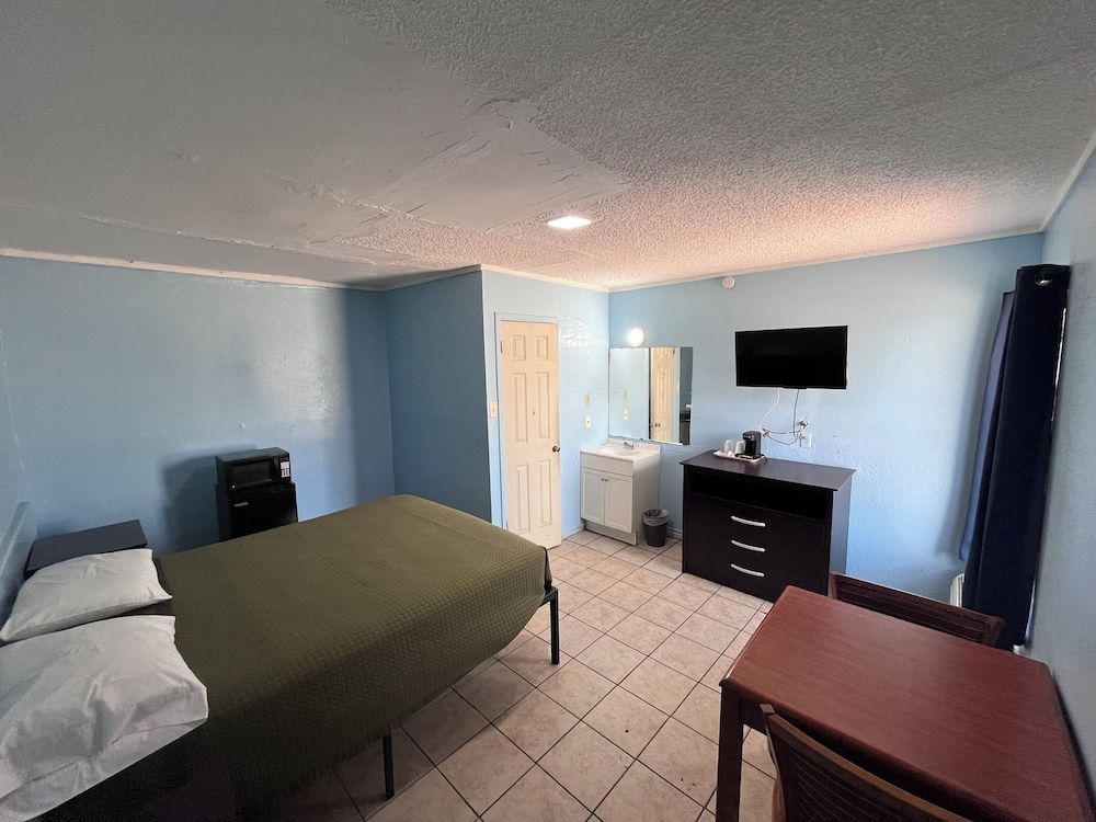 Packsaddle Motel