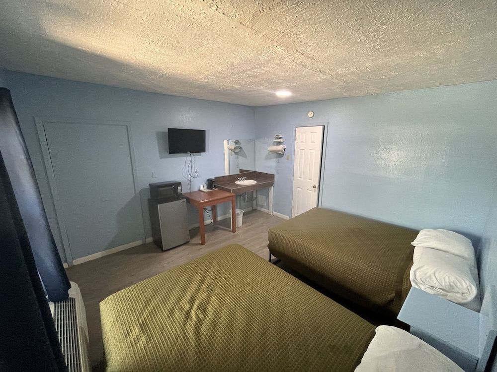 Packsaddle Motel Standard Twin Room 2
