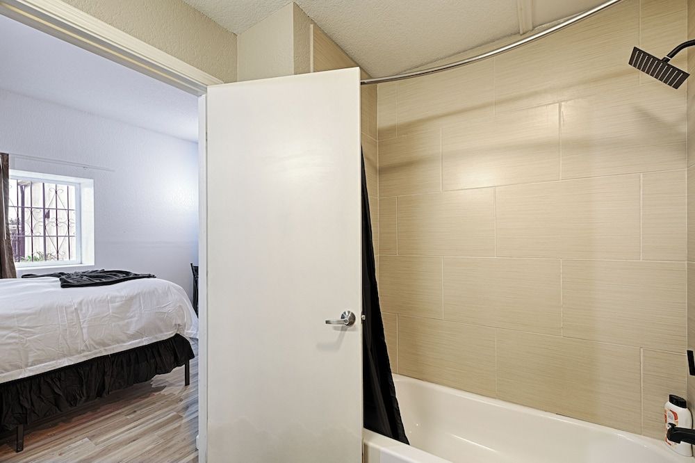 Hotel Dilley Grand Executive Room, 1 Queen Bed 5