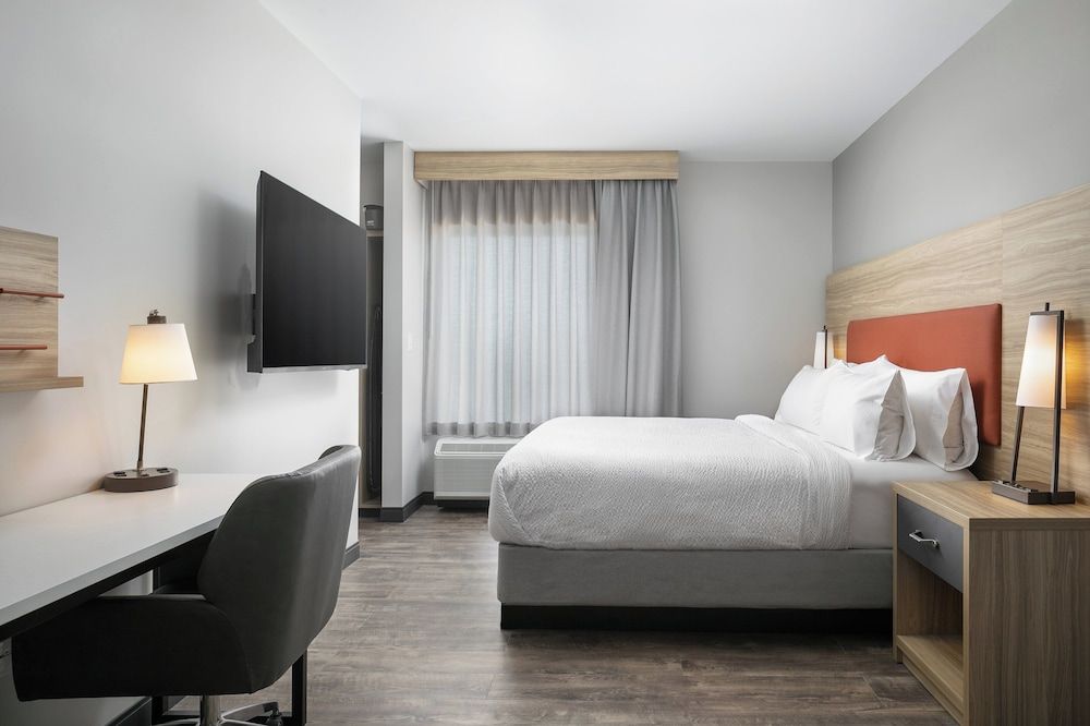Studio Suite, 1 King Bed, Accessible (Communications)