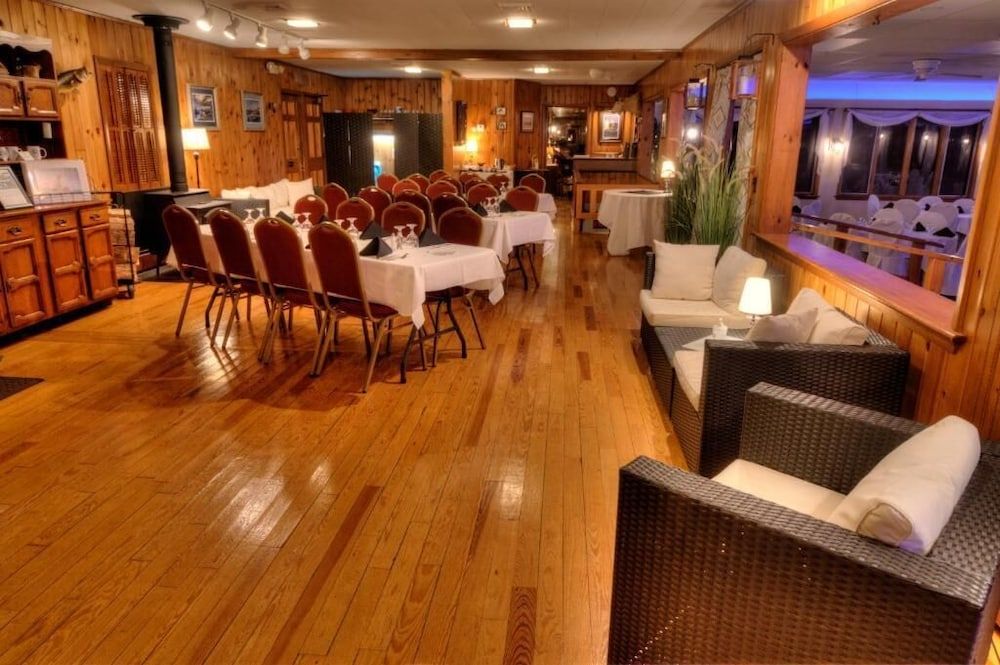 Alamoosook Lakeside Inn