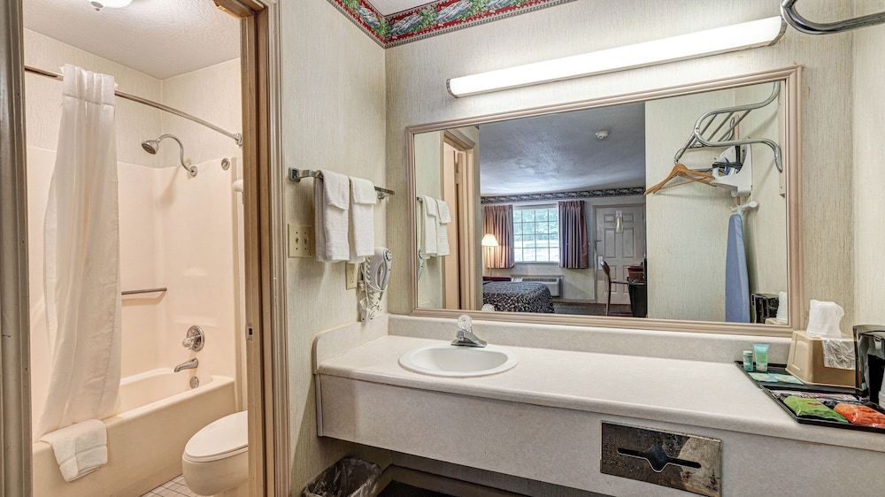 Northgate Inn Comfort Double Room, 2 Double Beds 8