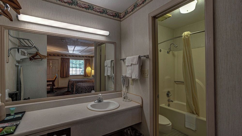 Northgate Inn Comfort Double Room, 2 Double Beds 7