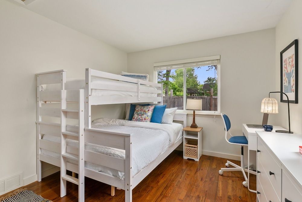 House, Multiple Beds, Patio, Garden View (455 N Sherwood Street)