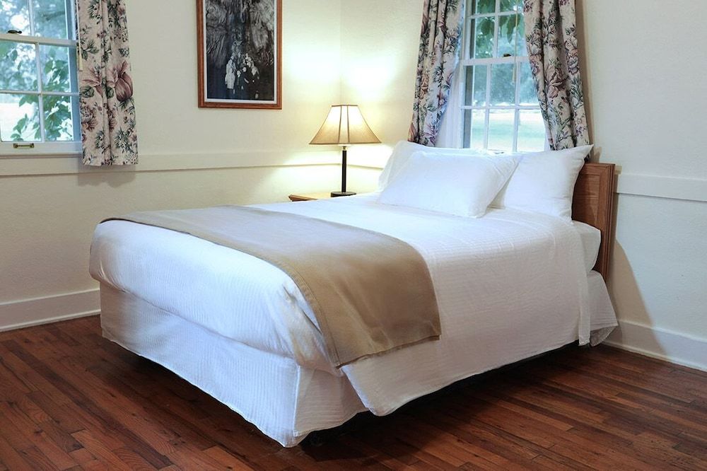 Cottage, 1 Queen Bed, Park View