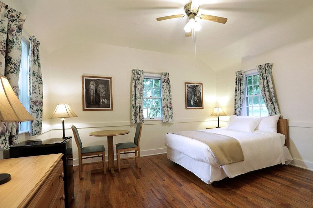 Cottage, 1 Queen Bed, Park View