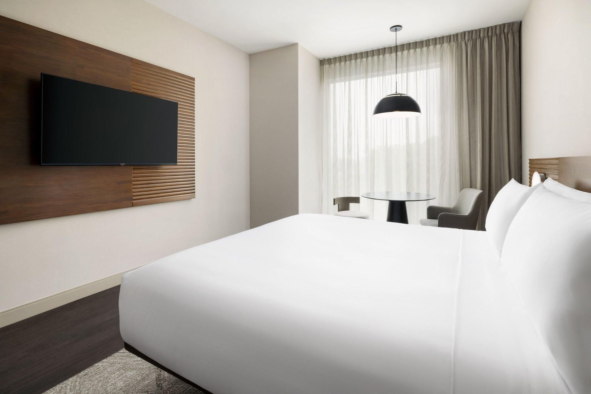 AC Hotel Newtown Square Standard, Guest room, 1 King 2