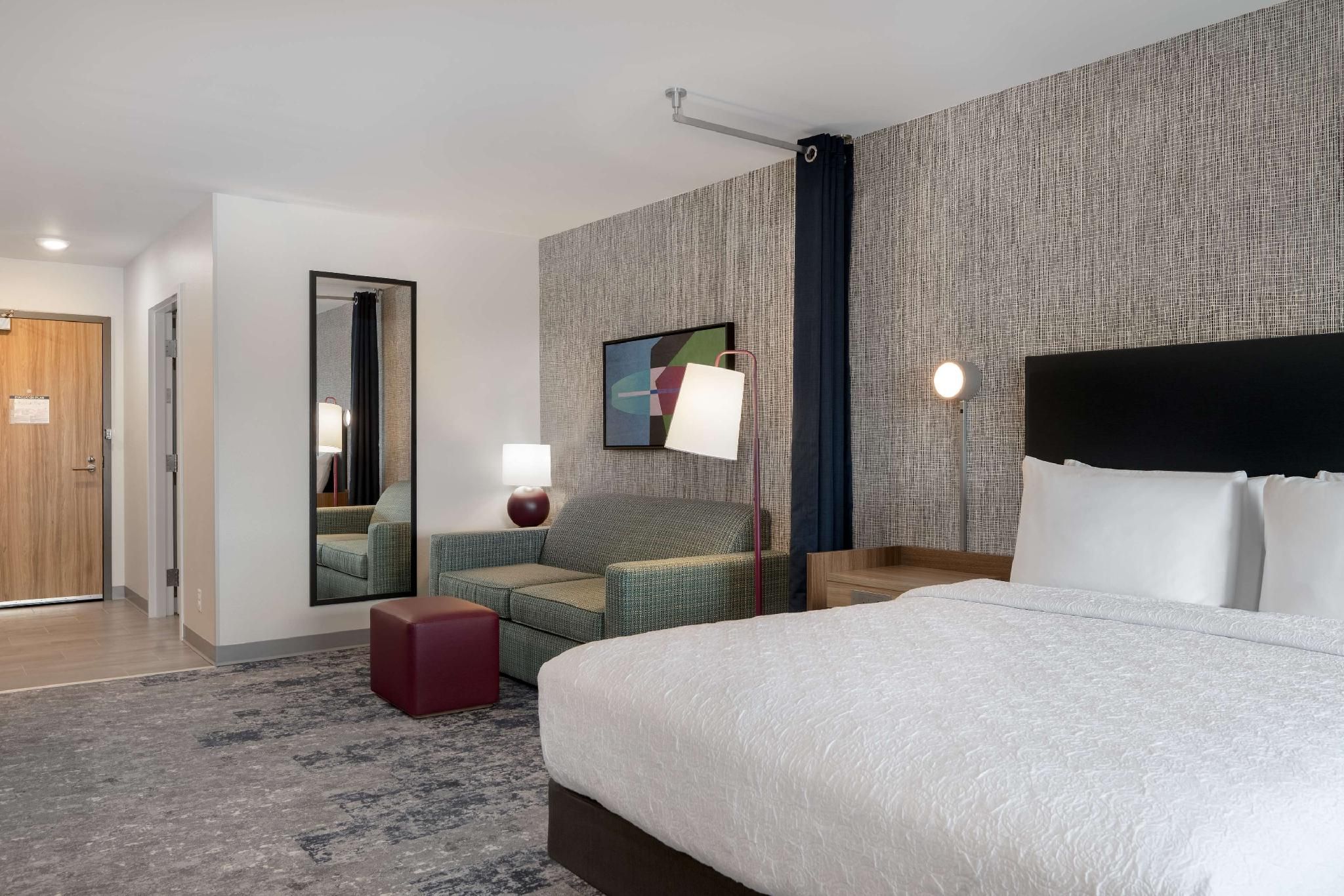 2 Qn Mobilty/Hearing Access Ri Shwr Studio Ste