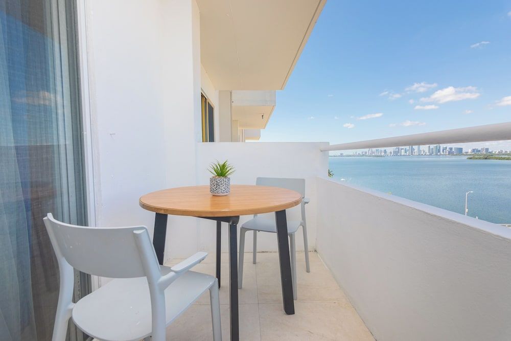 Boutique Apartments North Bay Village Panoramic Apartment 10