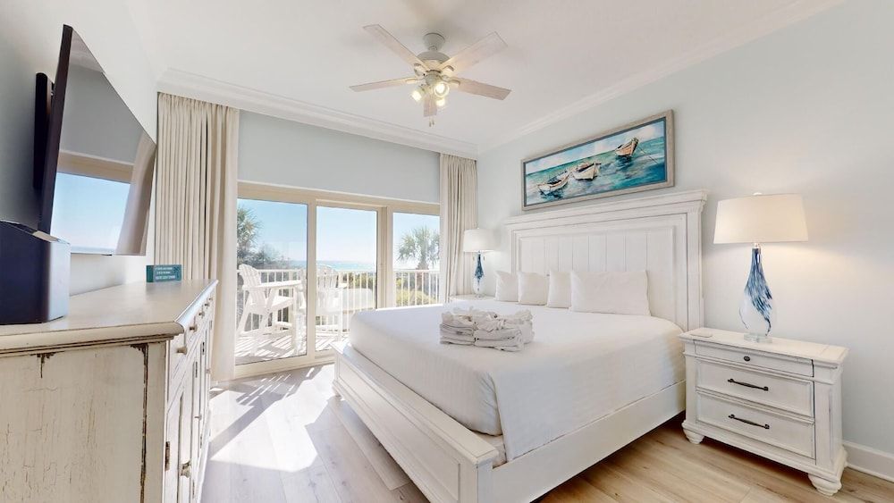 Condo (Beach Manor 0211)
