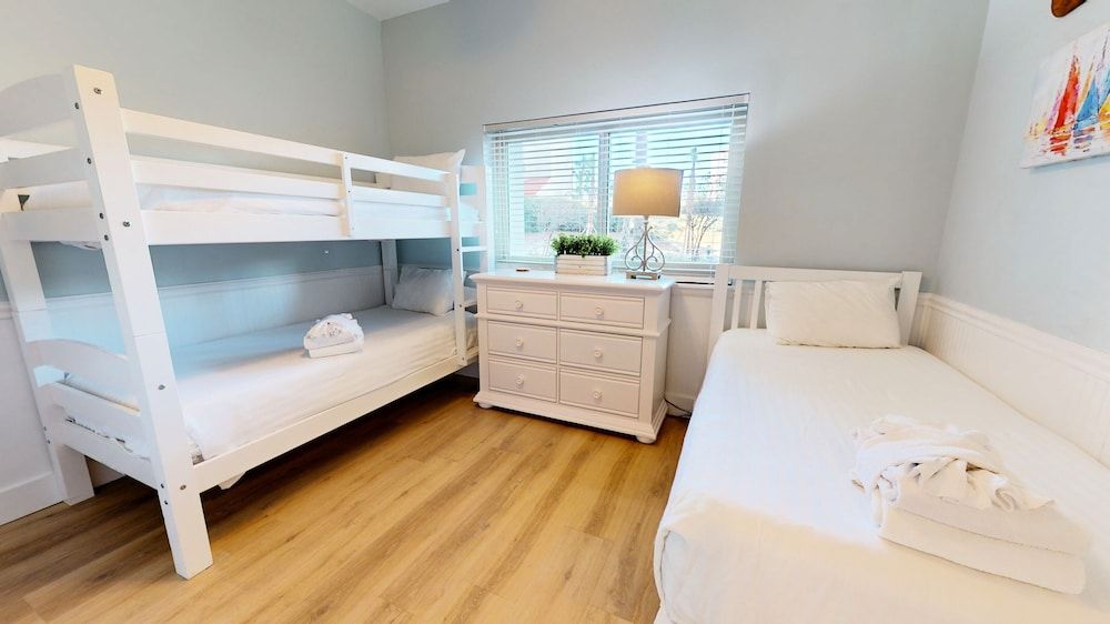 Condo (Beach Manor 0111)