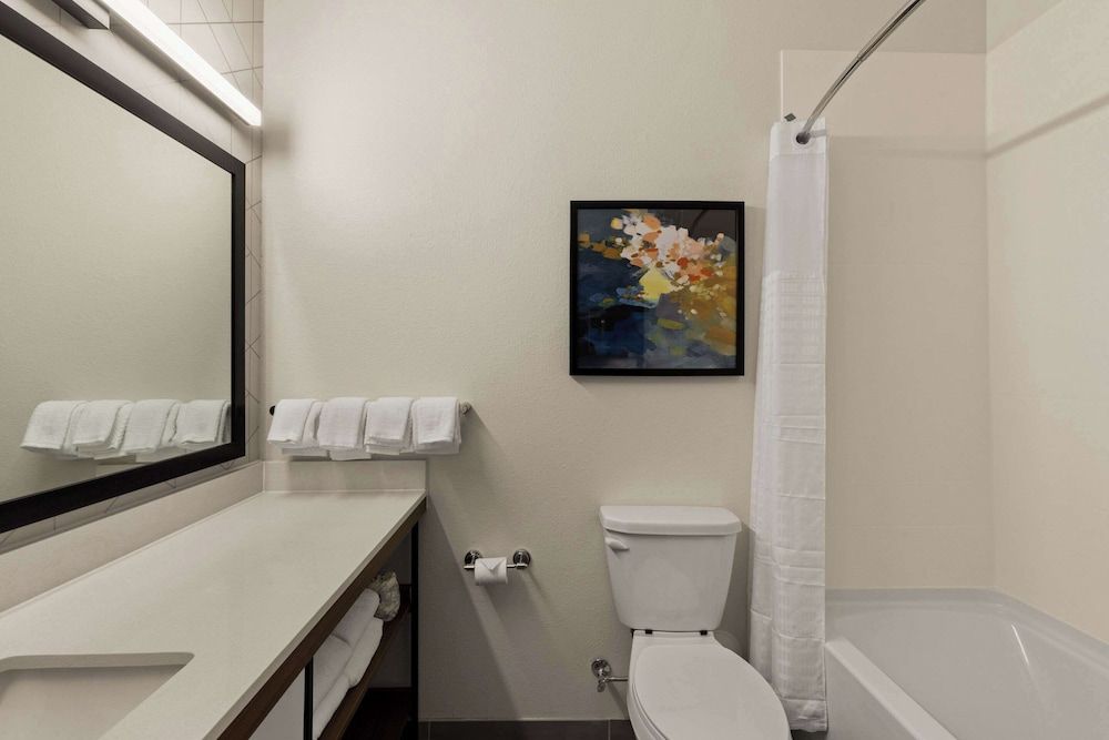 Everhome Suites Temecula Suite, 1 Queen Bed, Non Smoking 3