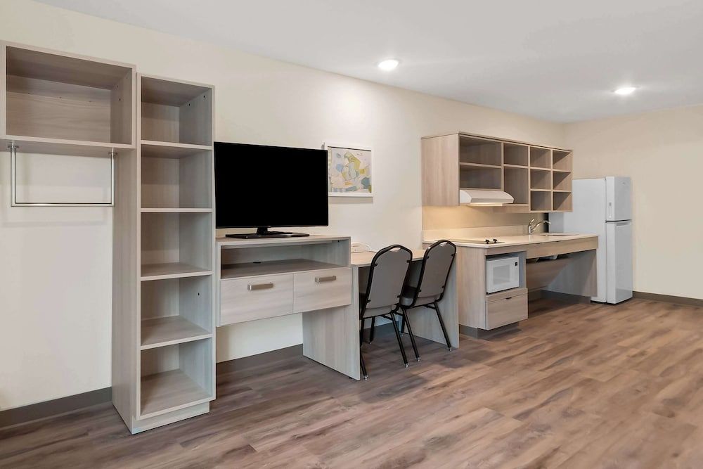 Woodspring Suites Pensacola West Suite, 1 King Bed, Accessible, Non Smoking 5